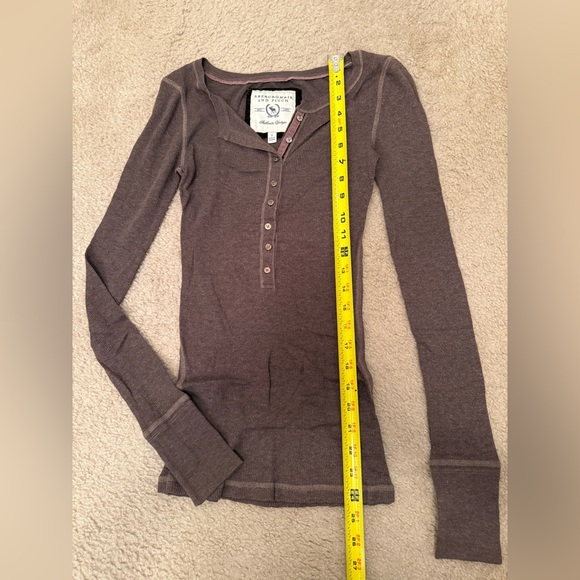 VINTAGE Abercrombie & Fitch Chocolate Brown Henley Top - Picture 6 of 10